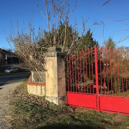 Lerable Pourpre De La Grotte Au Lion Casa de Férias