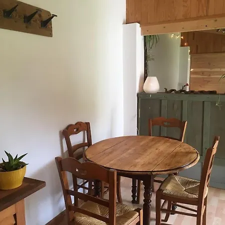 Lerable Pourpre De La Grotte Au Lion Casa de Férias