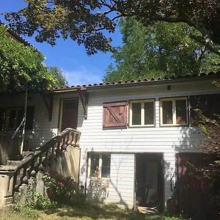 Lerable Pourpre De La Grotte Au Lion Casa de Férias *