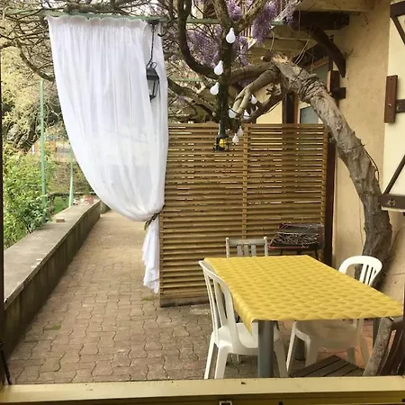 Casa de Férias Lerable Pourpre De La Grotte Au Lion