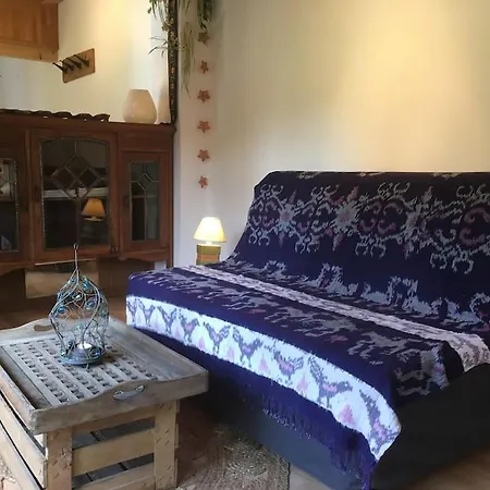 Lerable Pourpre De La Grotte Au Lion Holiday home *