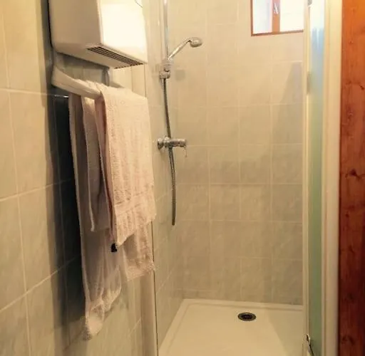 Lerable Pourpre De La Grotte Au Lion Arbon