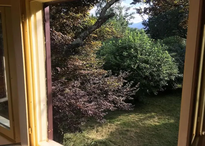 Lerable Pourpre De La Grotte Au Lion בית נופש Arbon