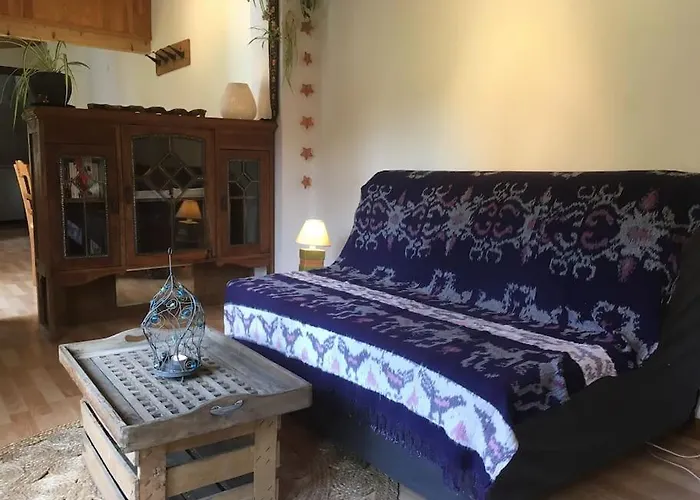 Lerable Pourpre De La Grotte Au Lion בית נופש *