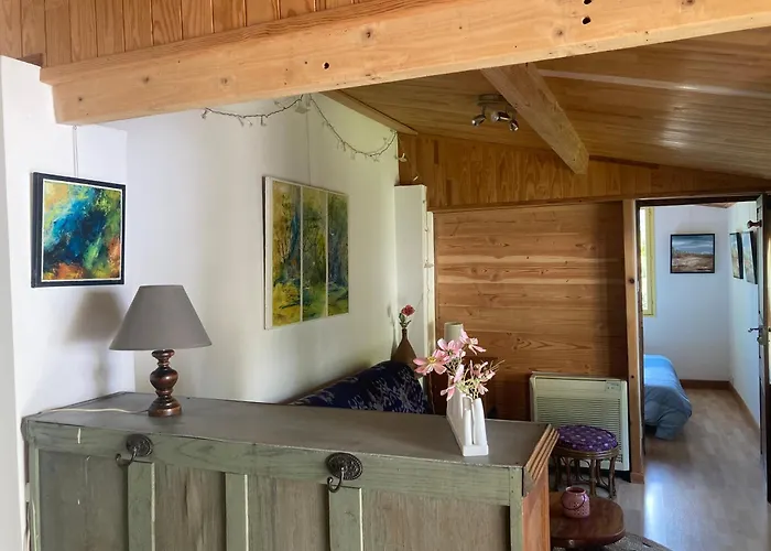 Lerable Pourpre De La Grotte Au Lion בית נופש Arbon